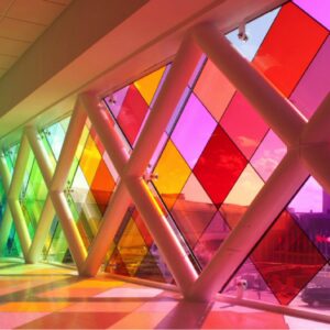 Lire la suite à propos de l’article Qu&rsquo;est-ce que le Plexiglas et pourquoi l&rsquo;utiliser ?