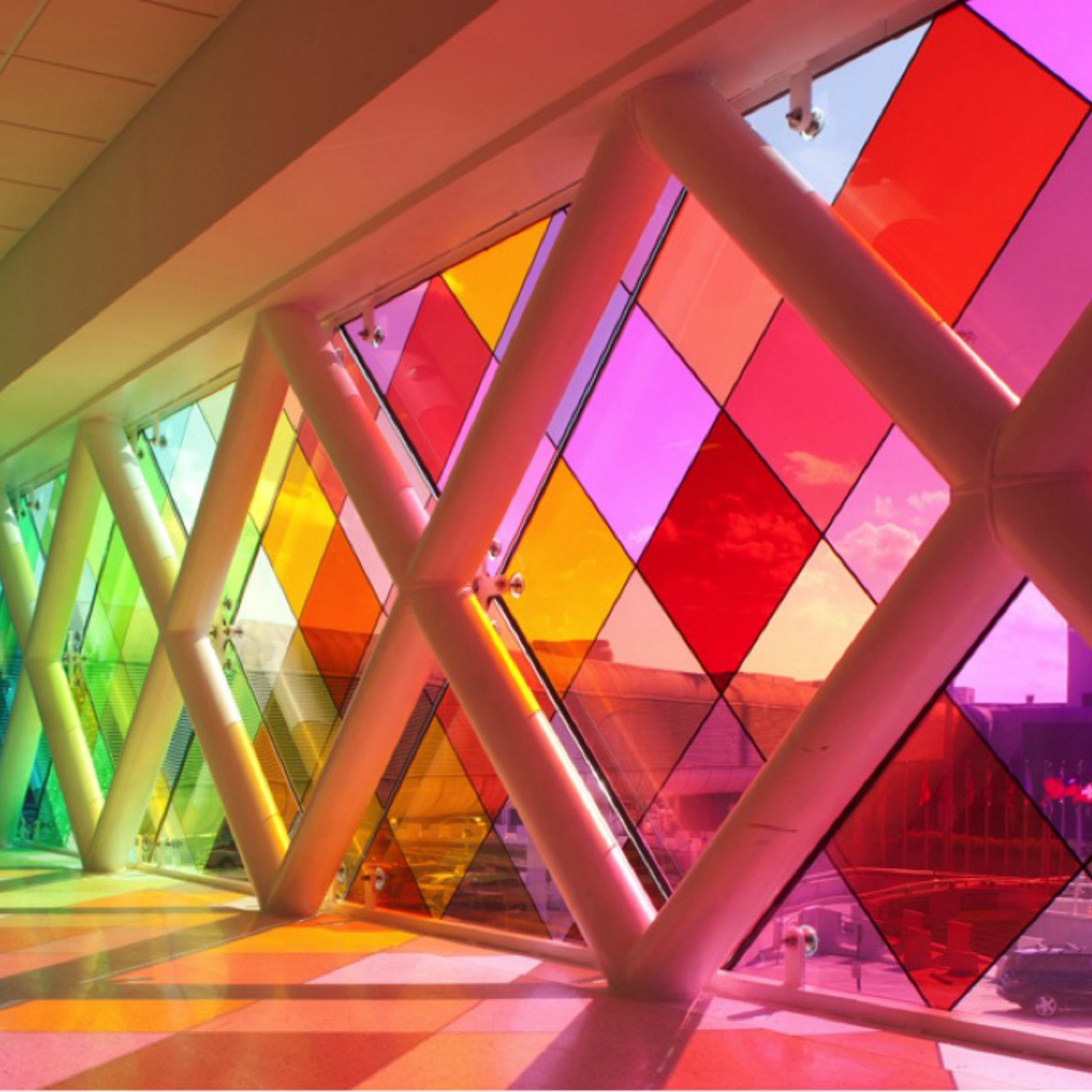 You are currently viewing Qu&rsquo;est-ce que le Plexiglas et pourquoi l&rsquo;utiliser ?