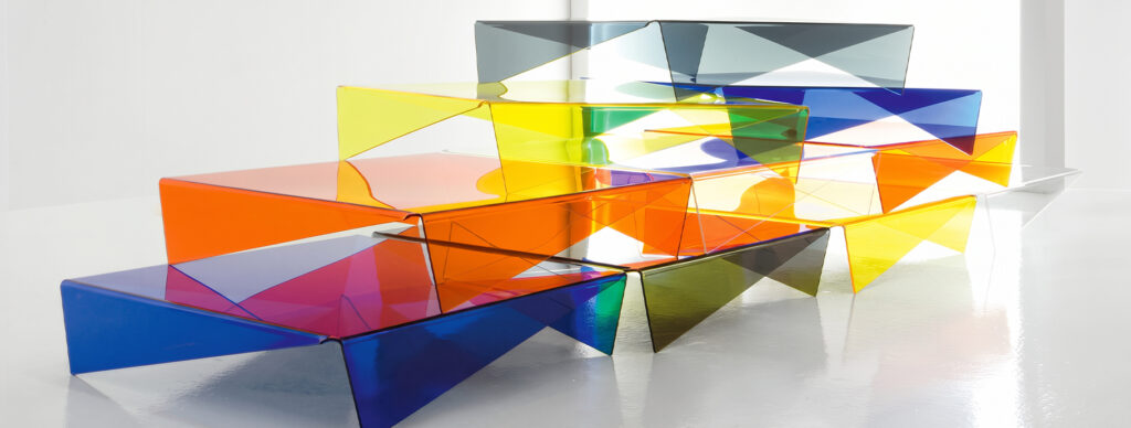 Gamme Plexiglass colorée avec plaques transparentes thermoformées