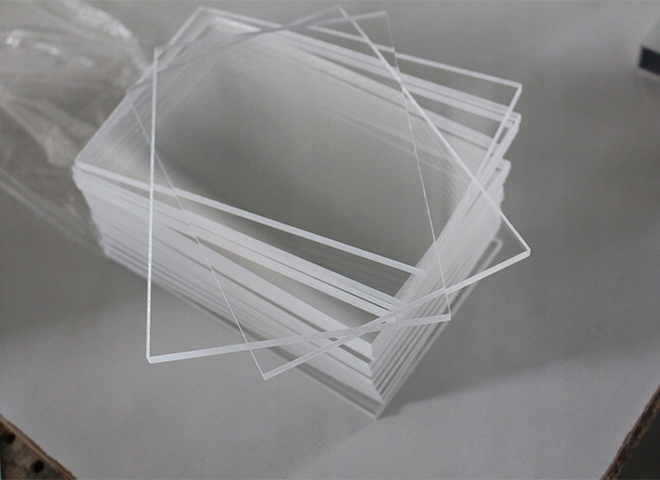 Gamme Plexiglass transparent avec plaques découpées sur mesure